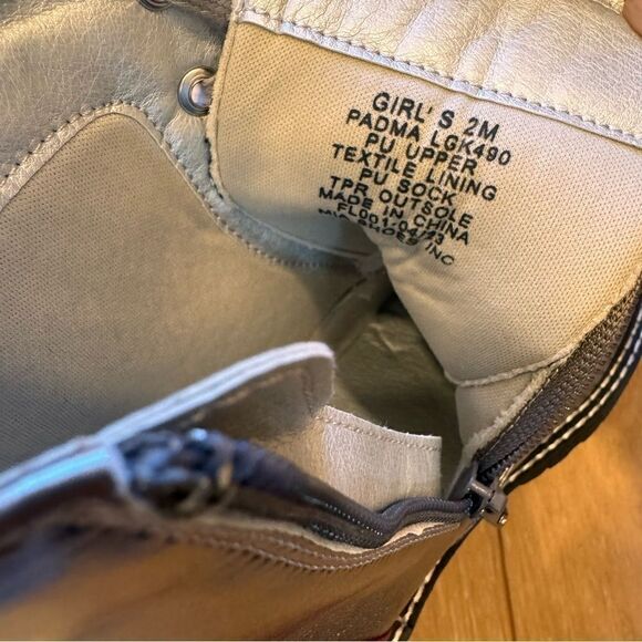 MIA
Girls Metallic Rainbow Combat Boots - Picture 6 of 10